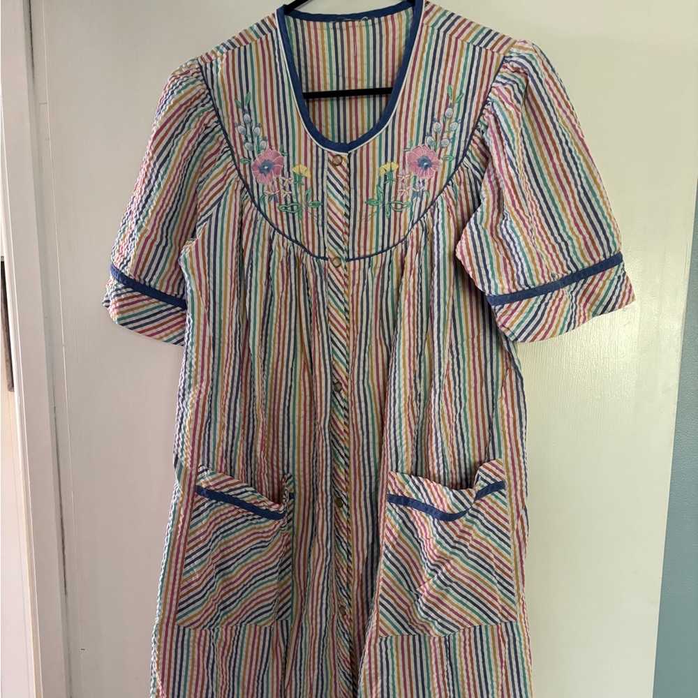 Vintage embroidered house coat
